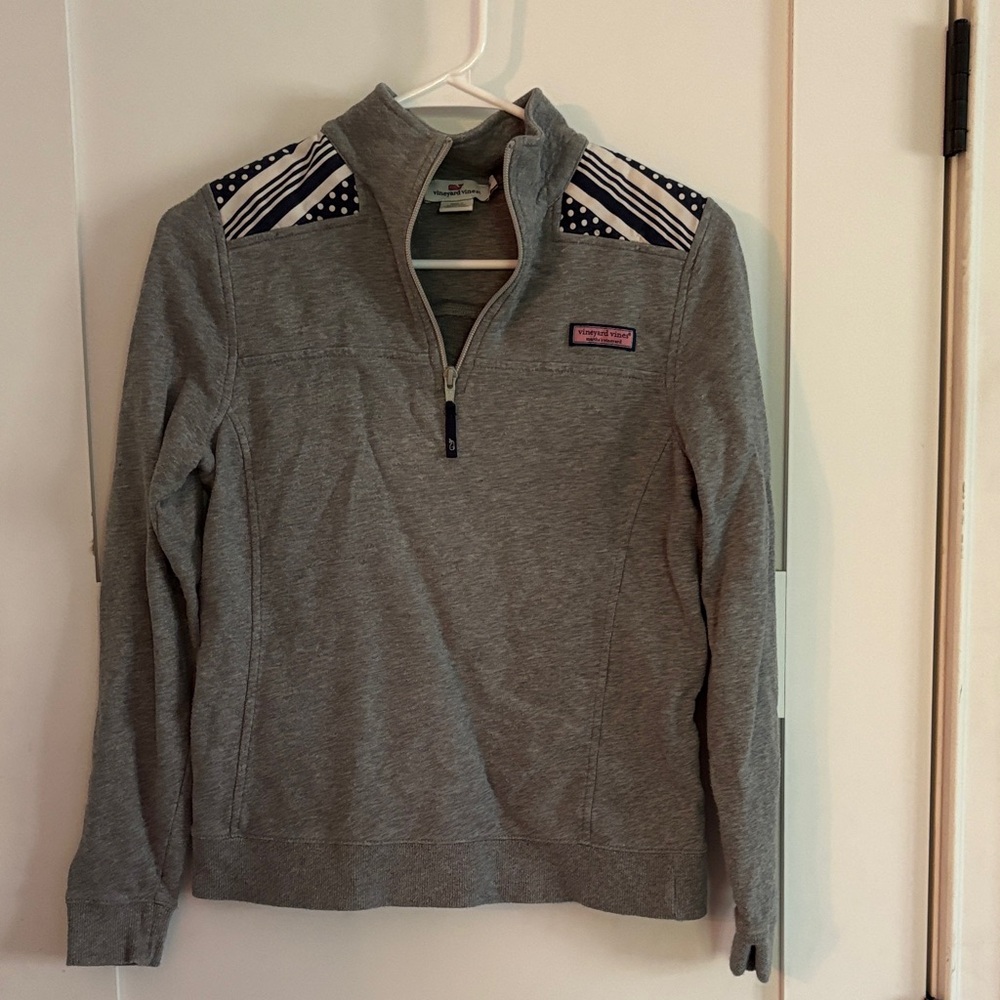 Vineyard Vines Gray Sweatshirt with Navy Details